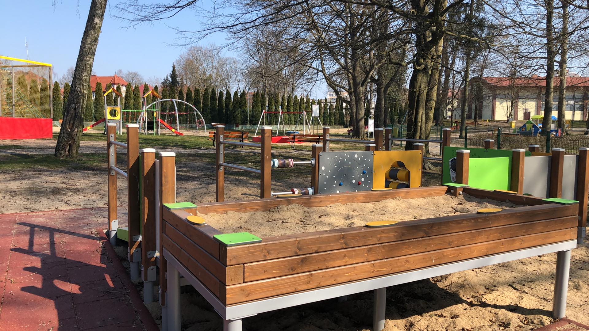 plac zabaw piaskownica