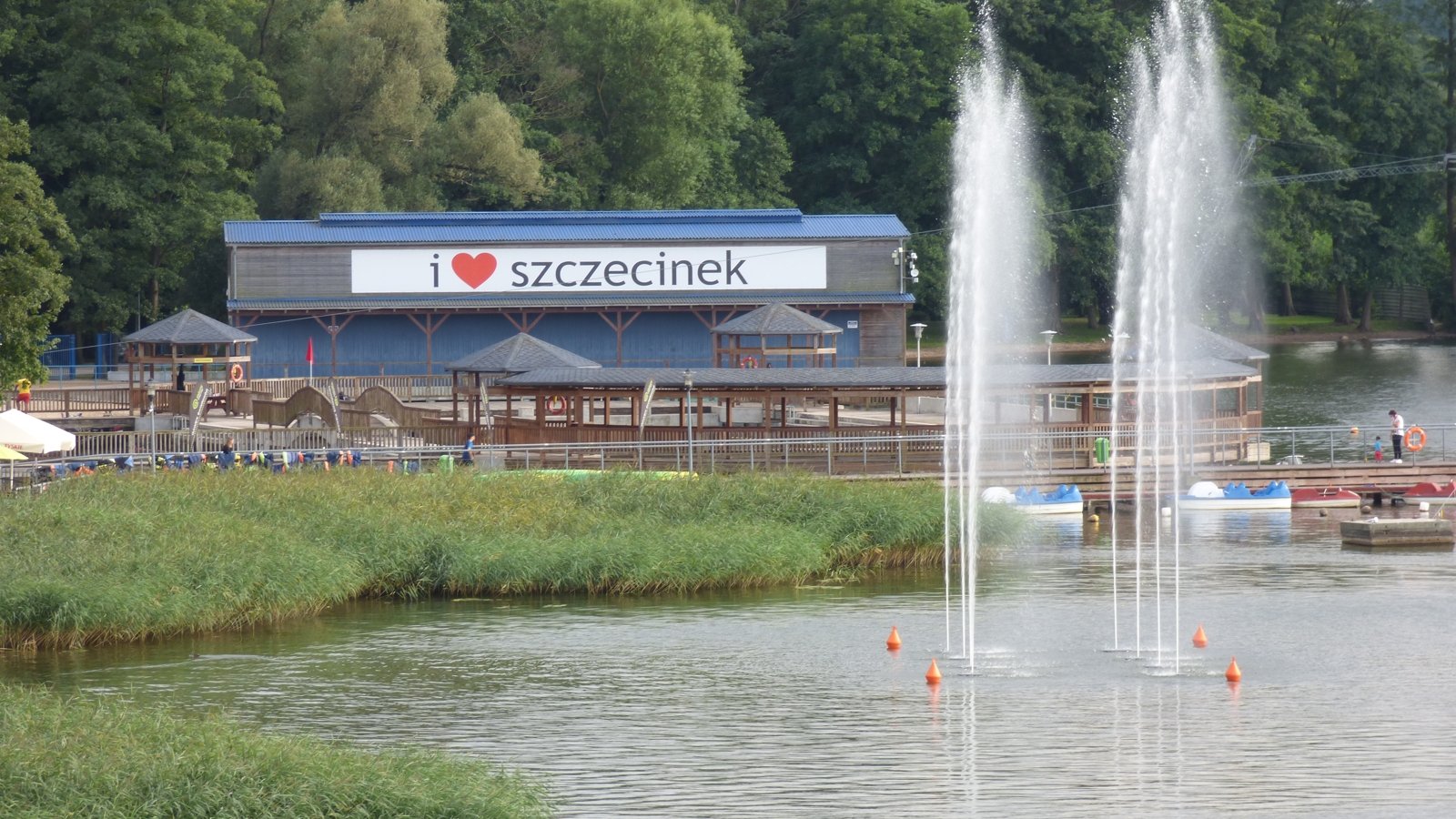 Zdjęcie do projektu Pływające fontanny z iluminacją świetlną na jezioro Trzesiecko